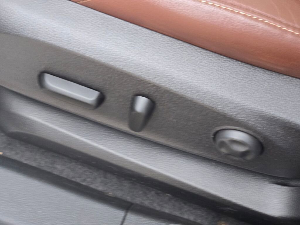 Used 2017 Buick Envision Essence image 27