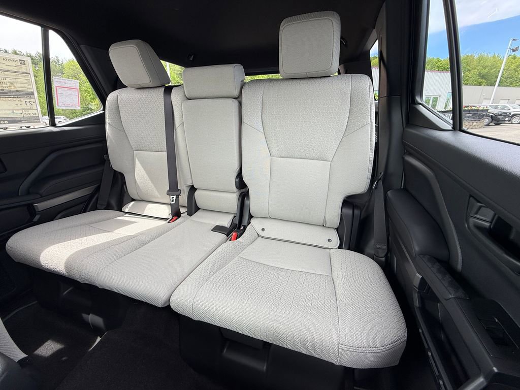 New 2026 Toyota 4Runner SR5 AWD/4WD image 9