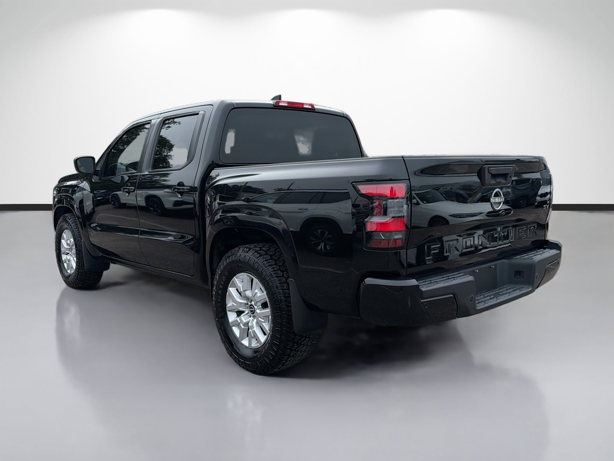 Used 2022 Nissan Frontier SV w/ Technology Package image 5