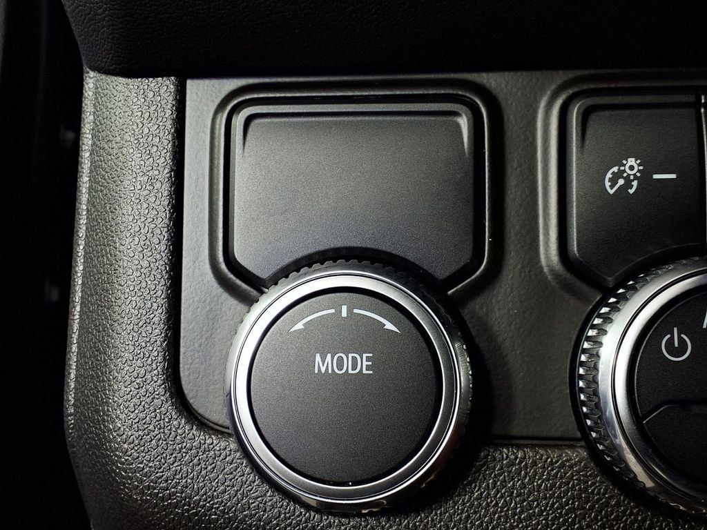 Used 2022 GMC Yukon XL SLE w/ Gmc Pro Safety Plus Package image 23