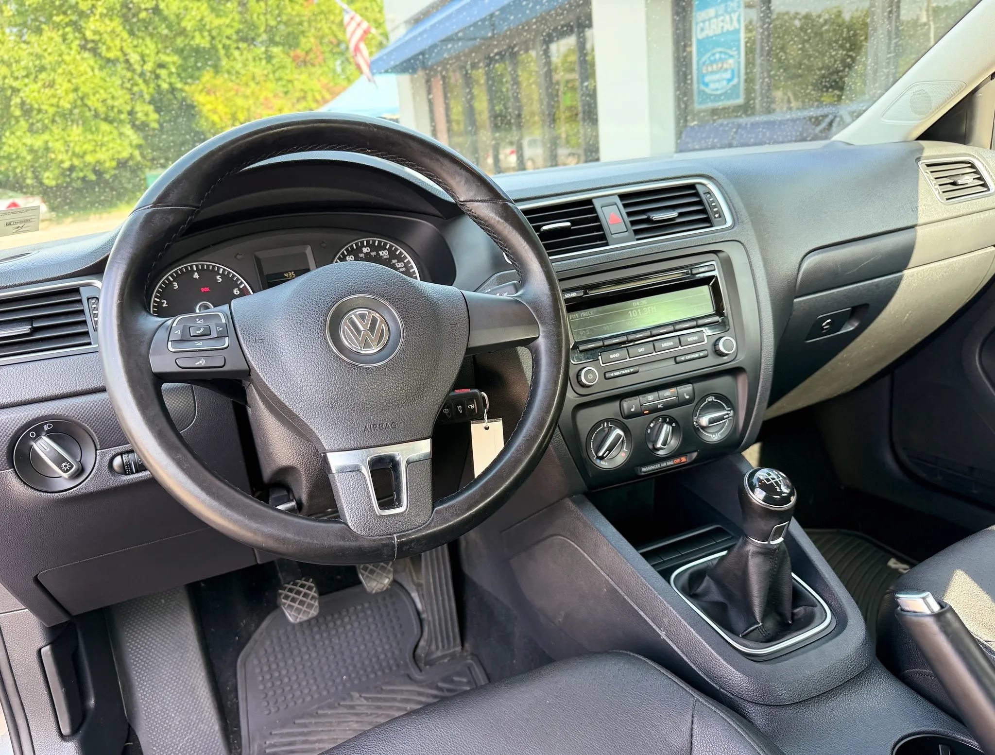 Used 2012 Volkswagen Jetta SE FWD image 29