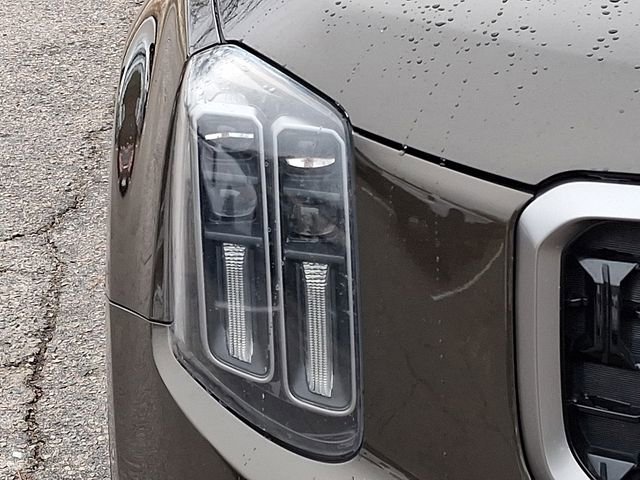 Used 2023 Kia Telluride EX X-Line image 11