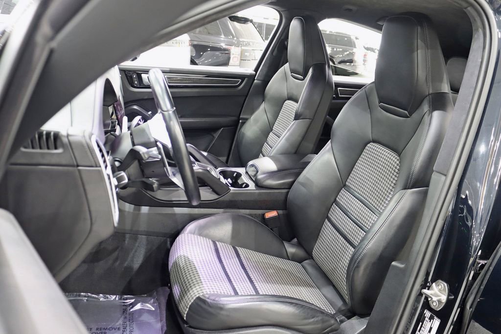 Used 2023 Porsche Cayenne GTS image 24