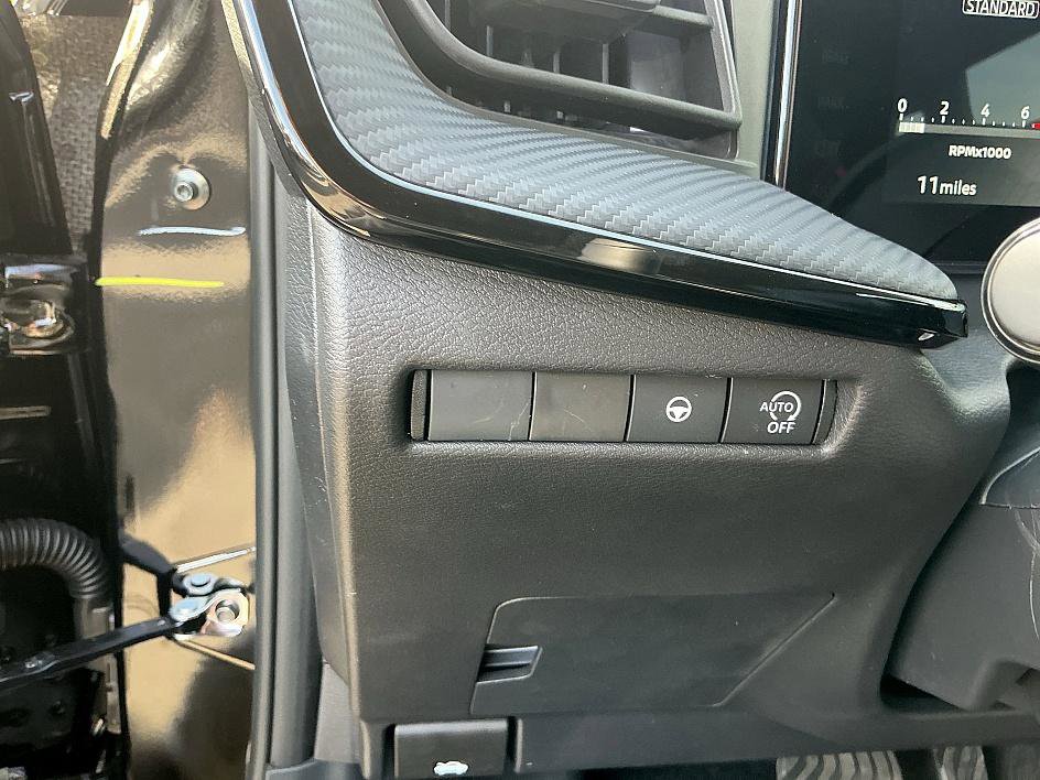 New 2026 Nissan Kicks SR image 13