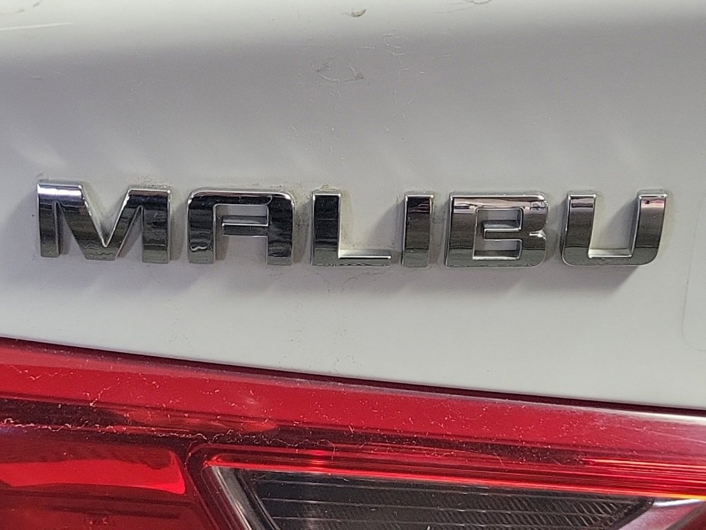 Used 2017 Chevrolet Malibu LT w/ Driver Confidence Package image 7