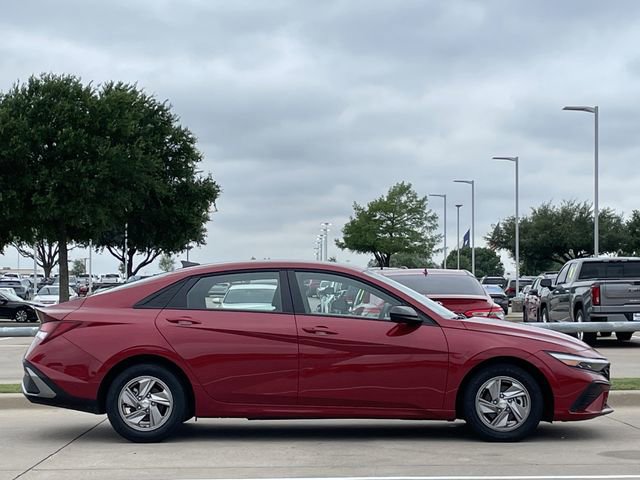 Used 2026 Hyundai Elantra Sport FWD image 3