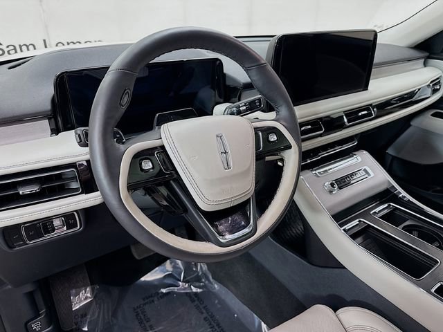Used 2025 Lincoln Aviator Reserve w/ Equipment Group 201A image 9