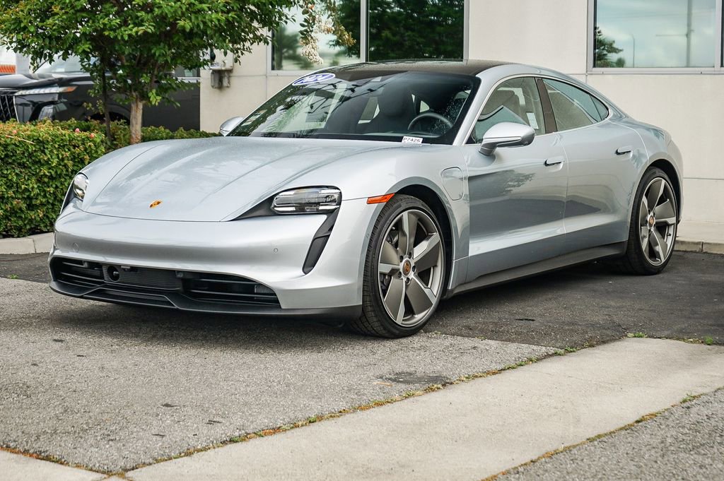 Used 2024 Porsche Taycan image 3