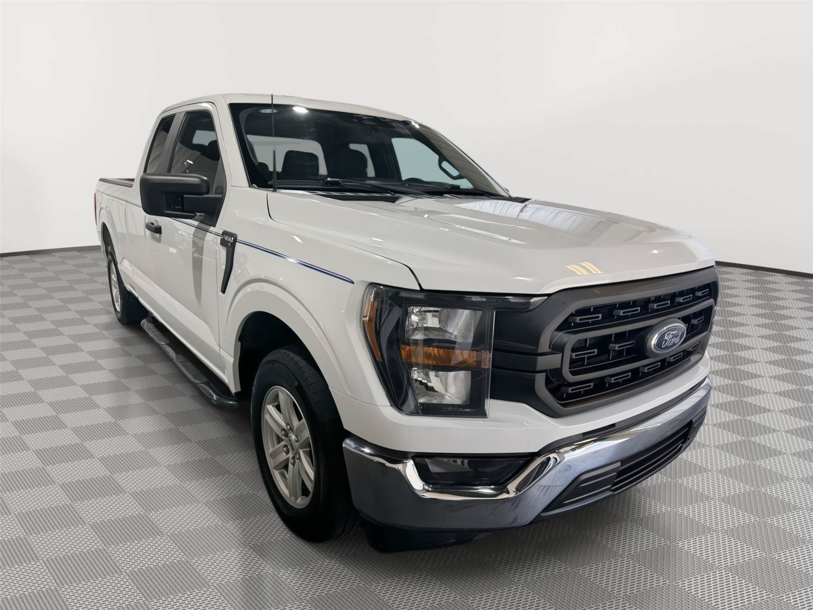 Used 2023 Ford F150 XL w/ Trailer Tow Package RWD image 5