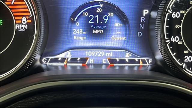 Used 2020 Jeep Cherokee Trailhawk AWD/4WD image 10