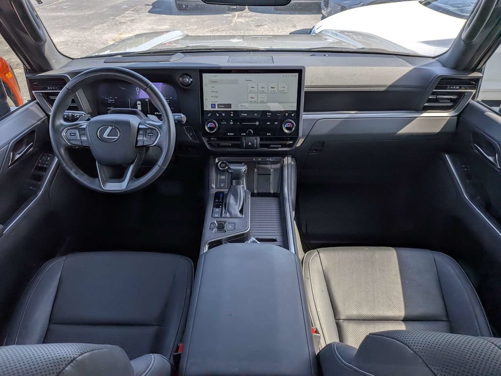 Used 2024 Lexus GX 550 w/ Cold Area Package AWD/4WD image 12