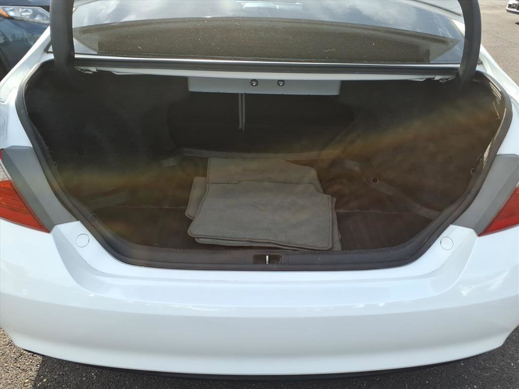 Used 2015 Toyota Camry LE image 20