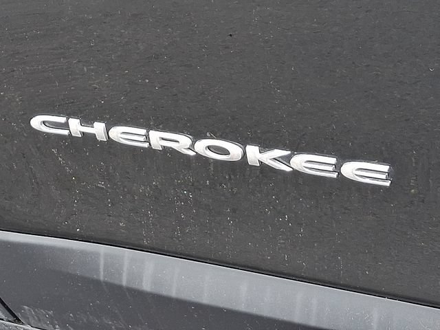 Used 2019 Jeep Cherokee Limited AWD/4WD image 36