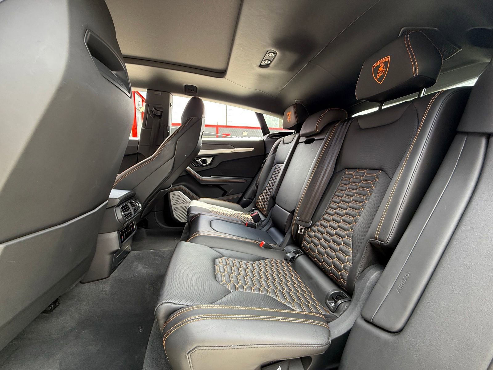 Used 2020 Lamborghini Urus AWD/4WD image 17