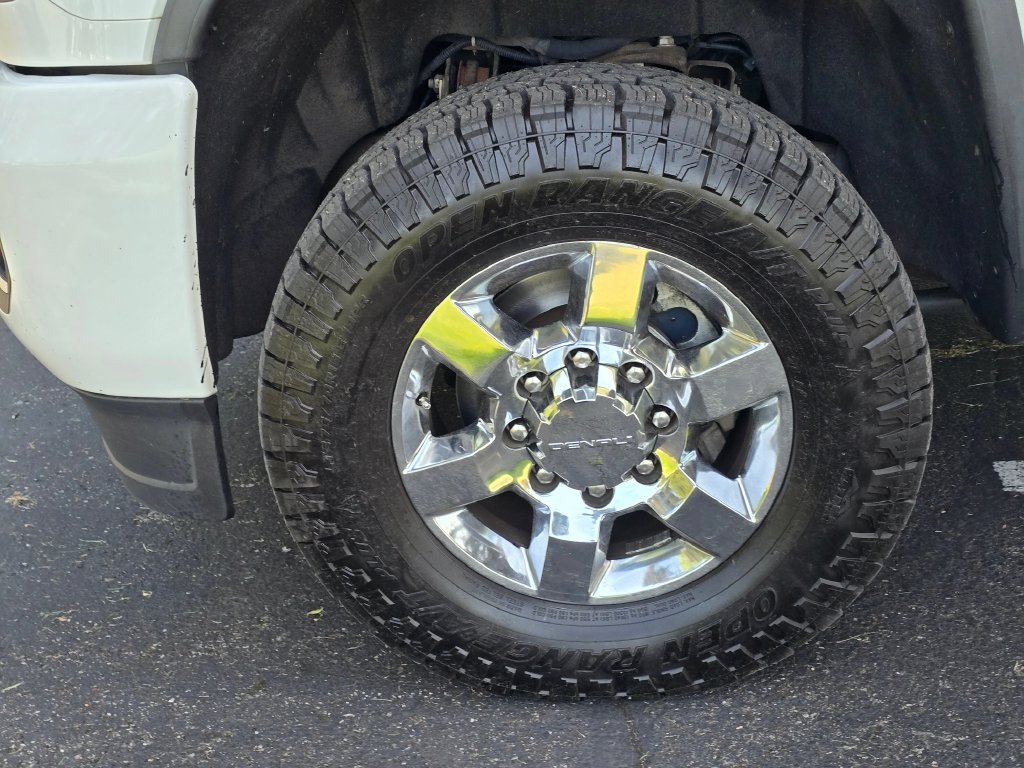 Used 2015 GMC Sierra 3500 Denali w/ Duramax Plus Package AWD/4WD image 9