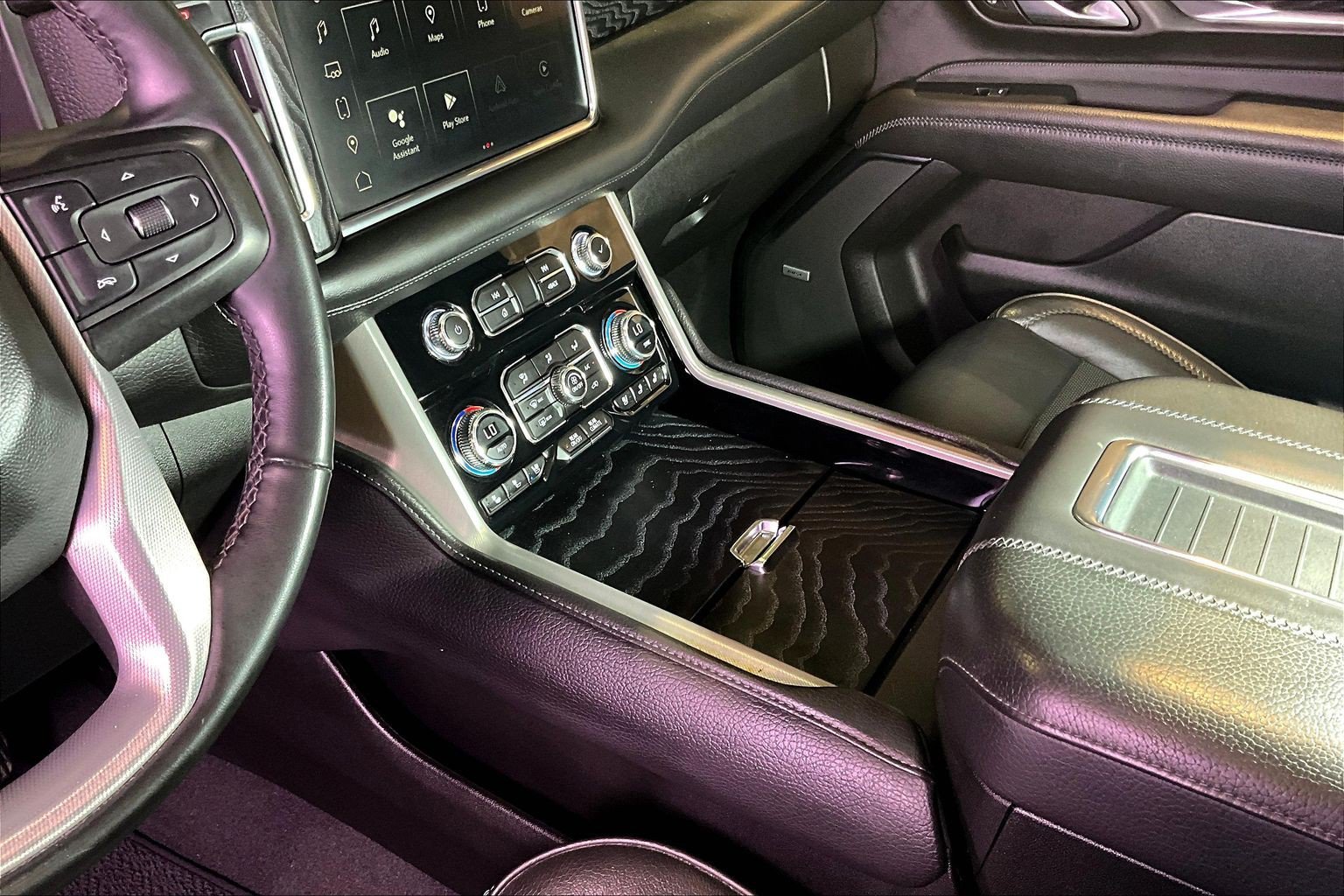 Used 2023 GMC Yukon XL Denali RWD image 18