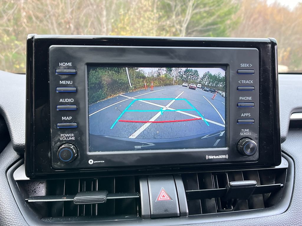 Used 2022 Toyota RAV4 LE image 18