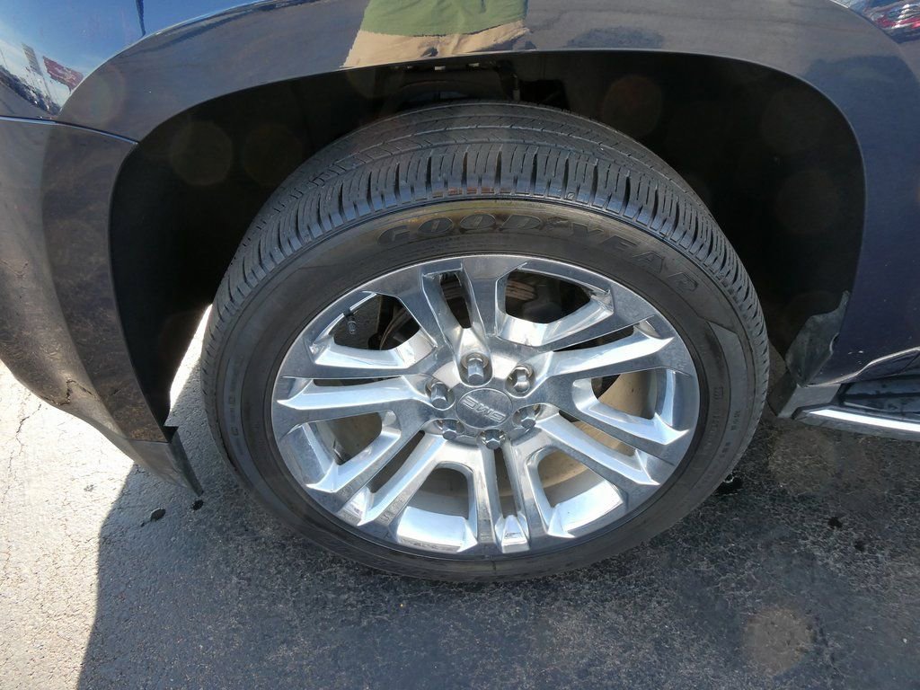 Used 2020 GMC Yukon XL SLT w/ Premium Edition image 10