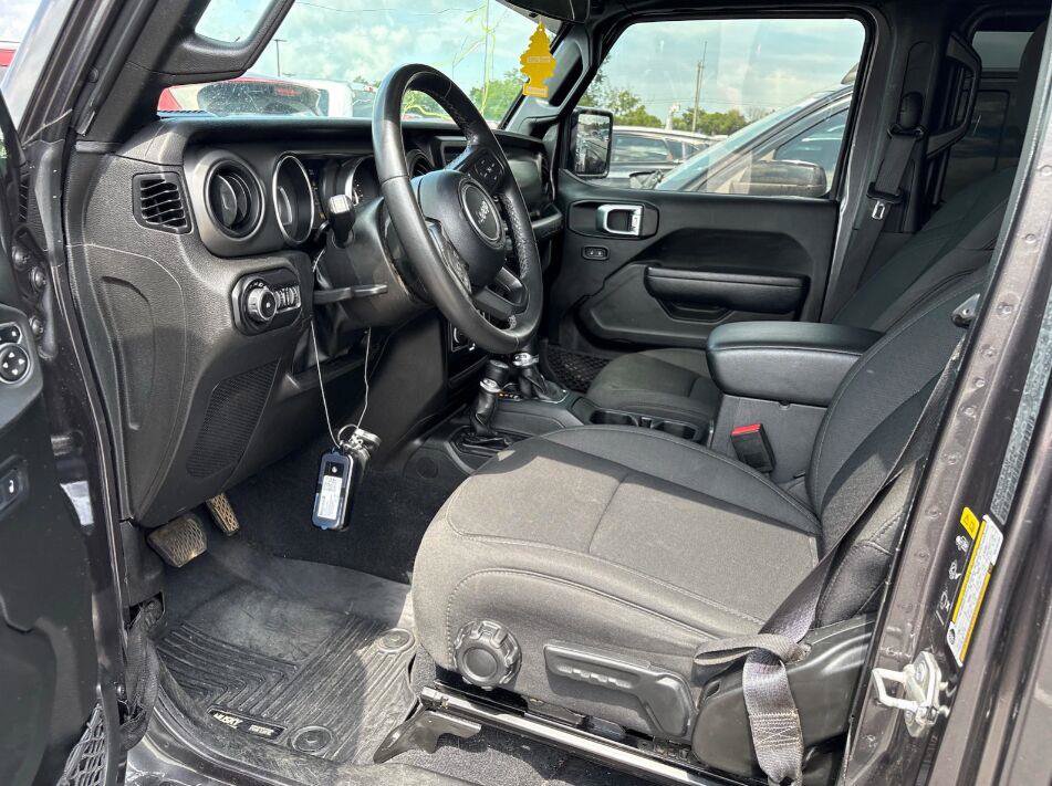 Used 2022 Jeep Wrangler Unlimited Sport AWD/4WD image 6