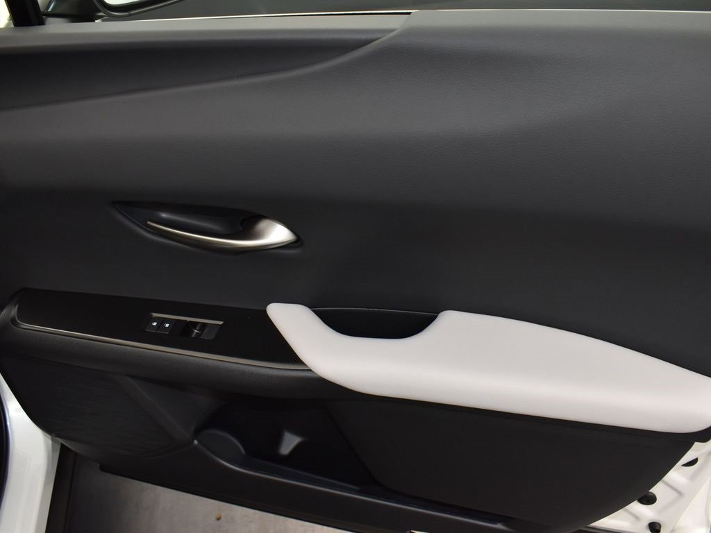 New 2025 Lexus UX 300h FWD image 20