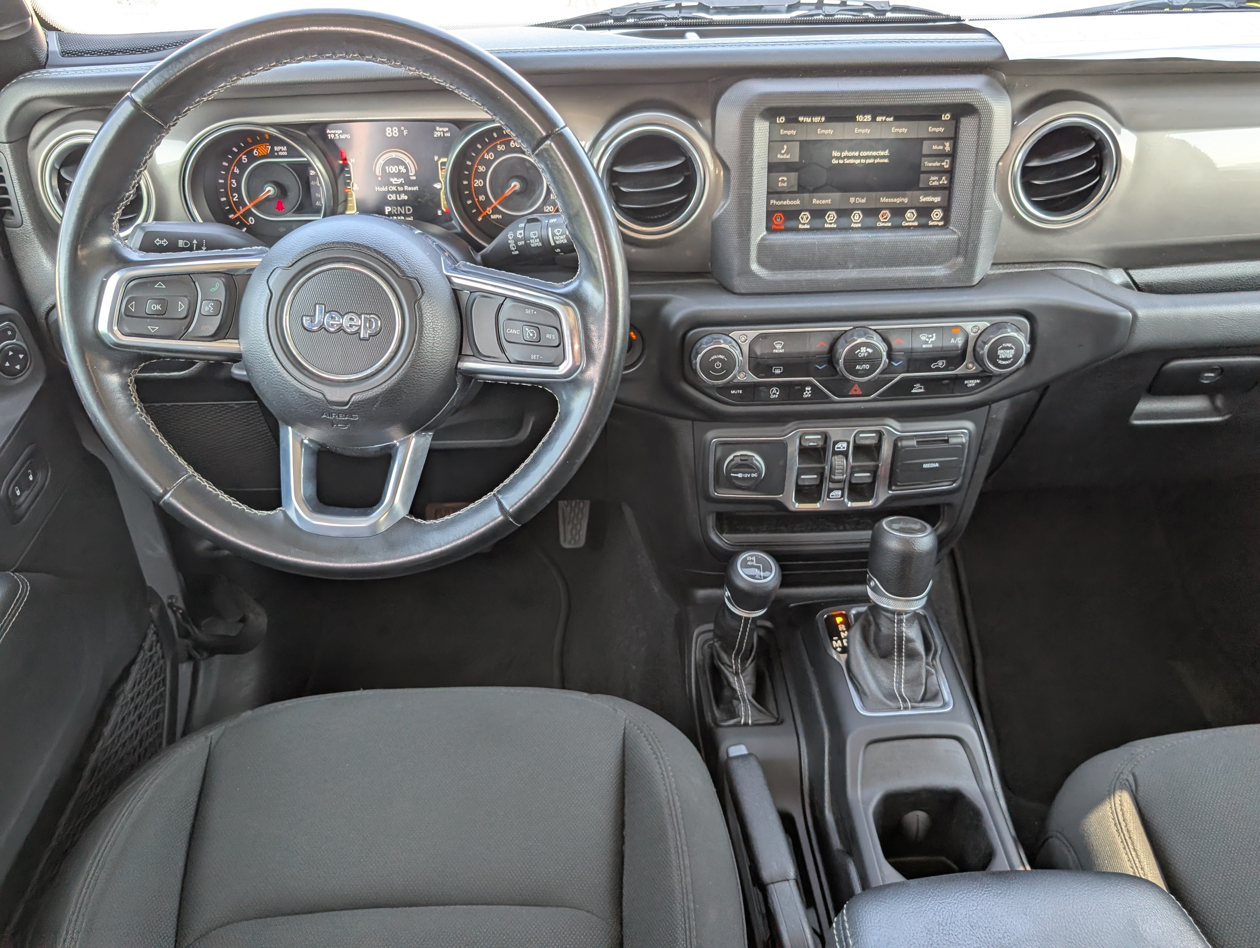 Used 2021 Jeep Wrangler Unlimited Sahara AWD/4WD image 12