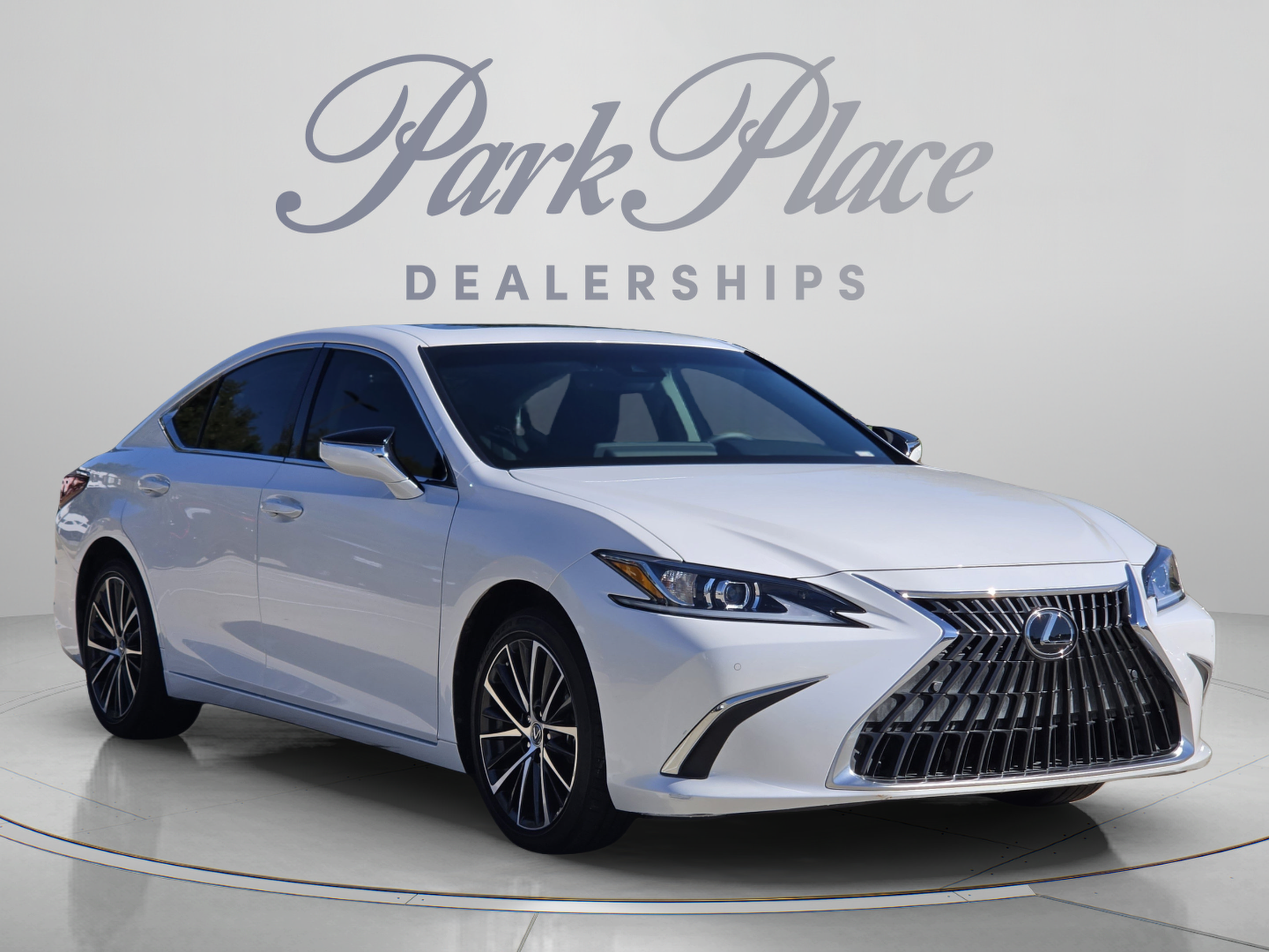 Certified 2024 Lexus ES 350 w/ Premium Package FWD image 4