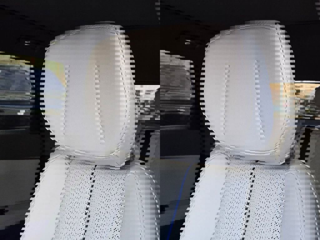 New 2026 Cadillac Optiq Luxury 2 w/ LPO, Floor Liner Package image 12