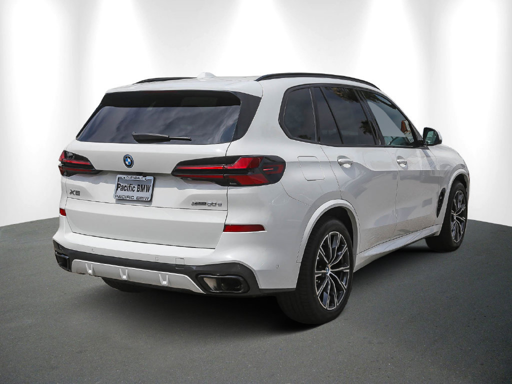 Certified 2024 BMW X5 xDrive50e w/ M Sport Package AWD/4WD image 6