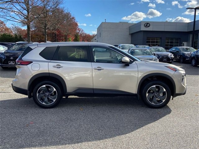 Used 2026 Nissan Rogue SV image 4