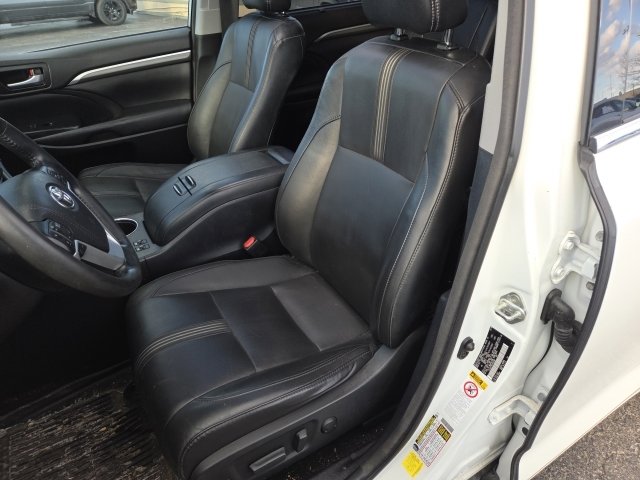 Used 2018 Toyota Highlander SE image 17