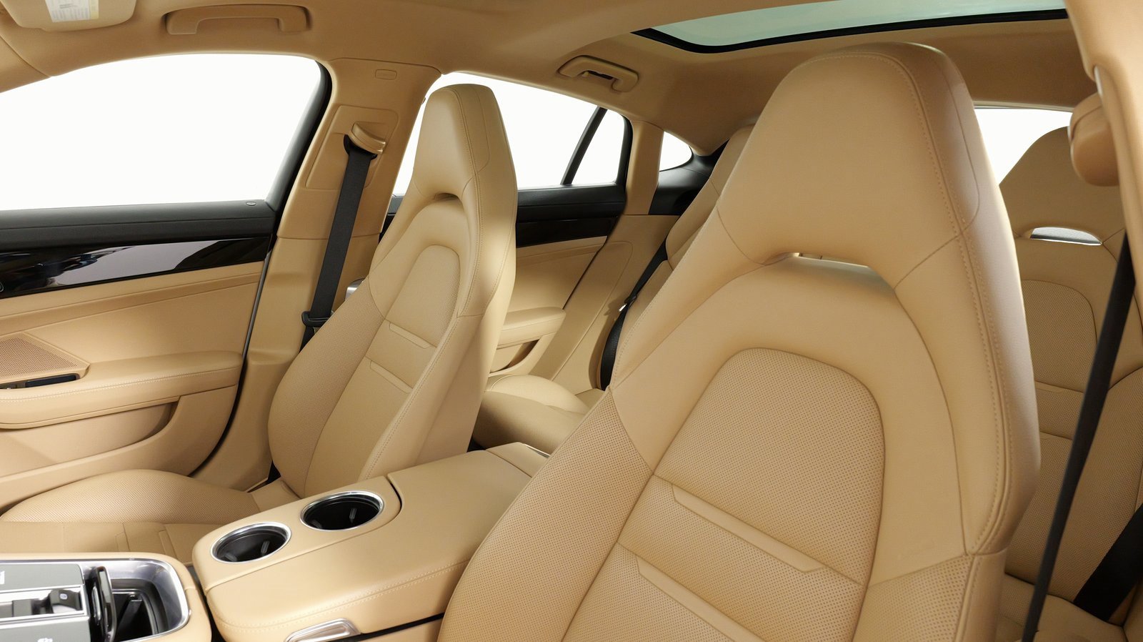 Used 2021 Porsche Panamera 4 image 31