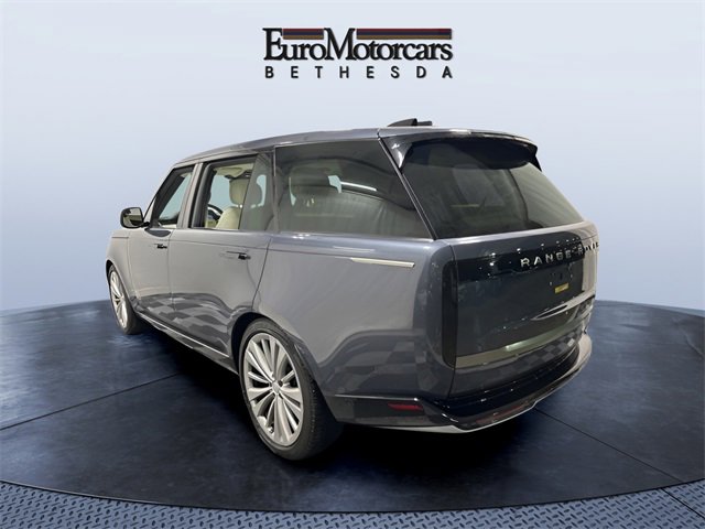 Used 2024 Land Rover Range Rover Long Wheelbase SE image 3