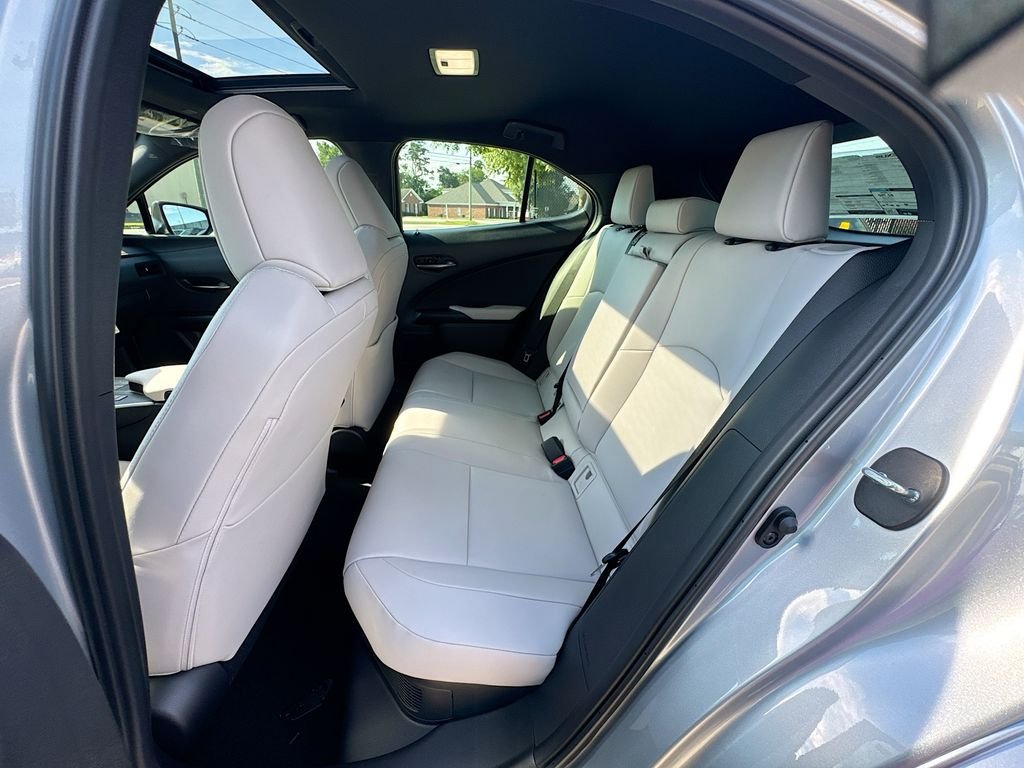 New 2026 Lexus UX 300h FWD image 31