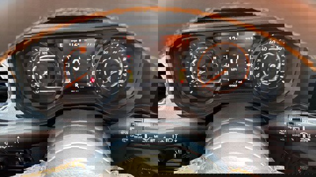 Used 2025 Jeep Wrangler Sahara image 27