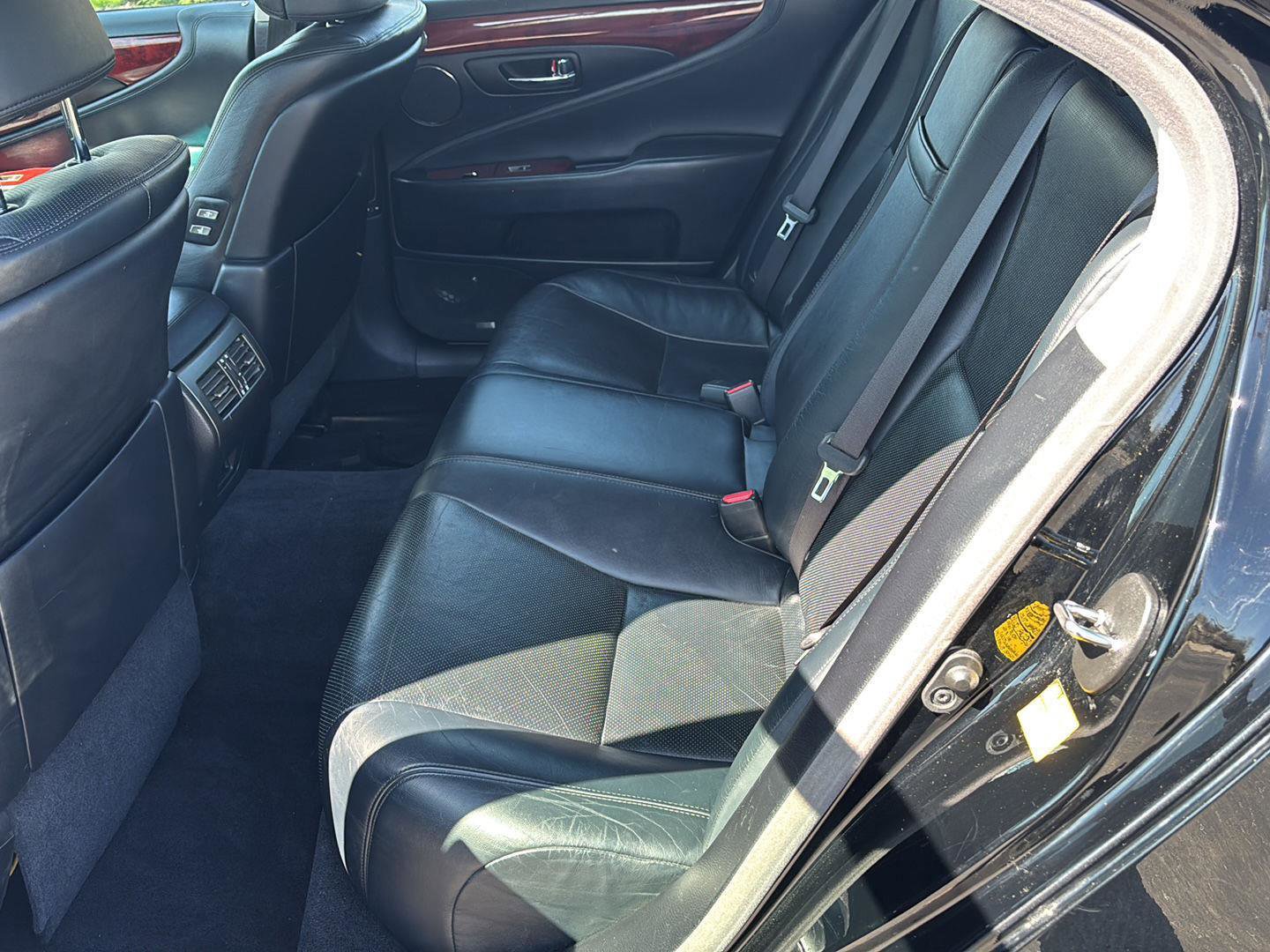 Used 2011 Lexus LS 460 AWD w/ Luxury Value Edition image 24