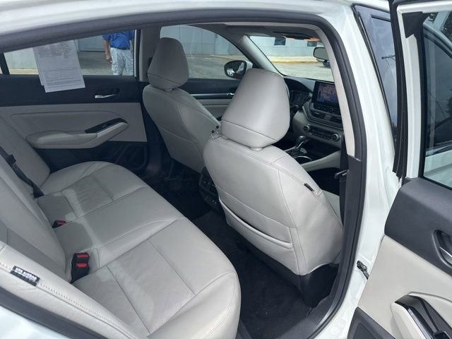 Used 2024 Nissan Altima 2.5 SL FWD image 17