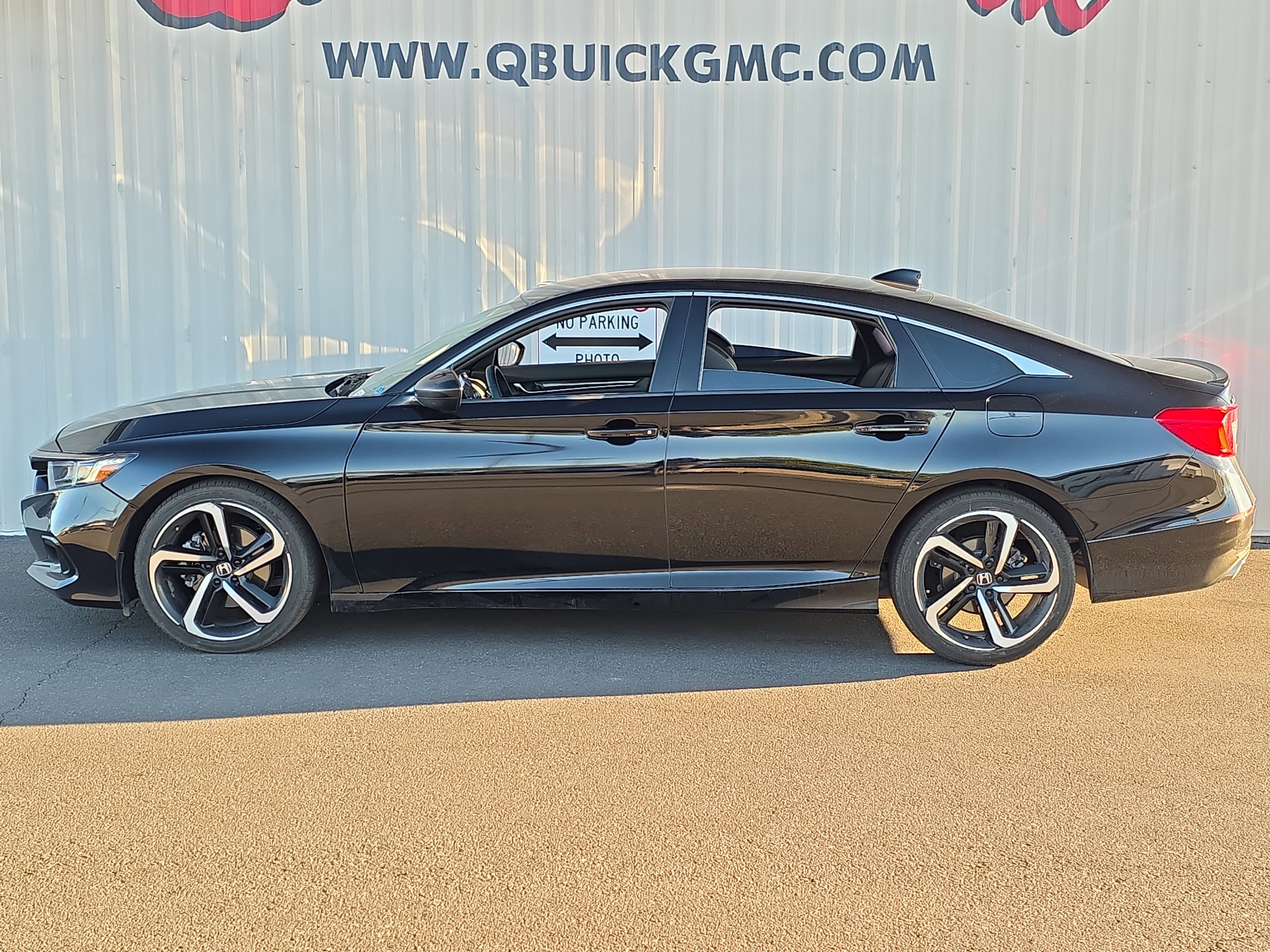 Used 2022 Honda Accord Sport image 4