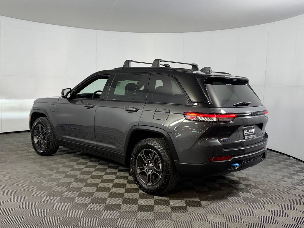 Used 2024 Jeep Grand Cherokee Trailhawk w/ Advanced Protech Group II AWD/4WD image 12
