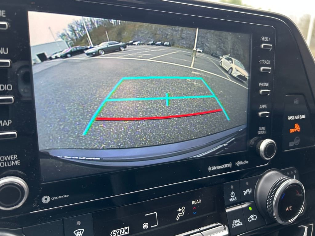 Used 2022 Toyota Highlander XLE image 14