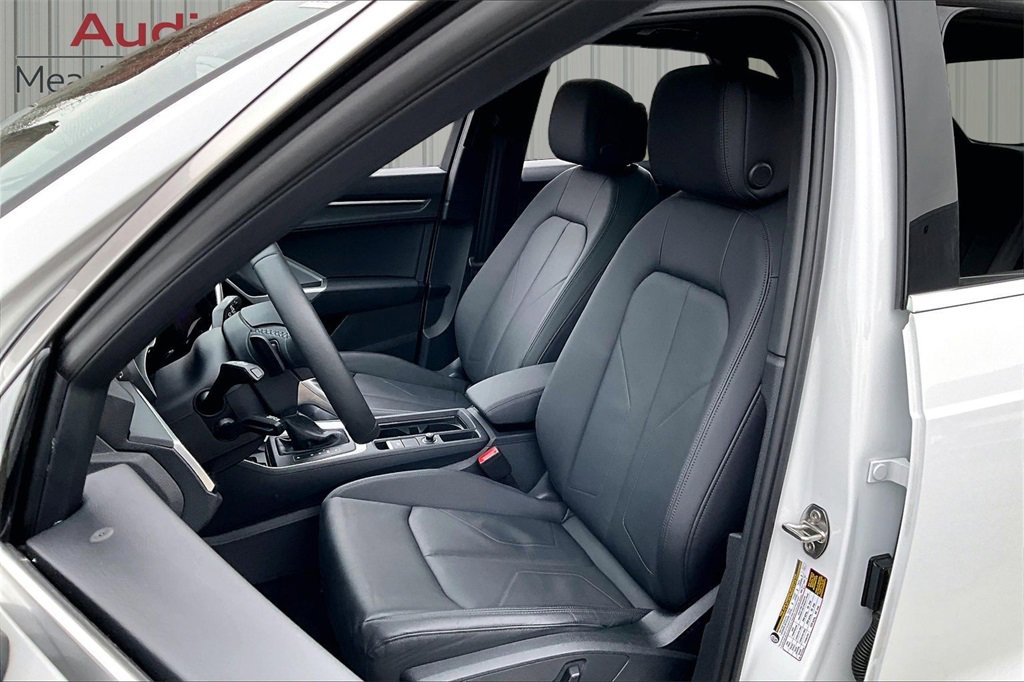 Used 2025 Audi Q3 2.0T Premium w/ Convenience Package image 21