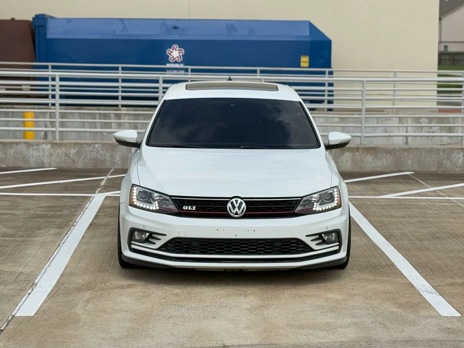 Used 2016 Volkswagen Jetta GLI SEL FWD image 2
