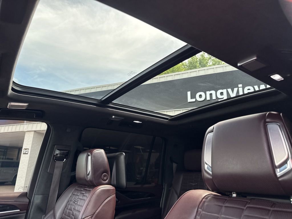 Used 2023 Cadillac Escalade ESV V AWD/4WD image 23