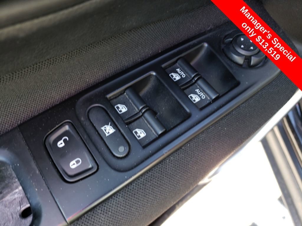 Used 2019 Jeep Renegade Latitude w/ Cold Weather Group AWD/4WD image 11