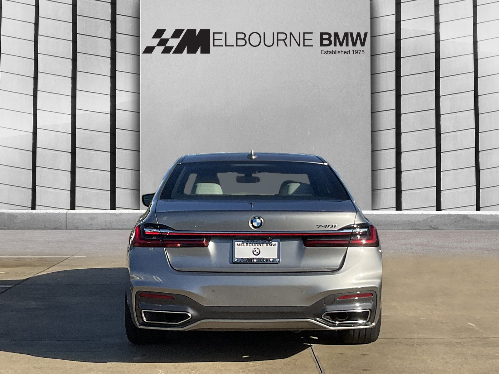 Used 2020 BMW 740i w/ M Sport Package RWD image 5