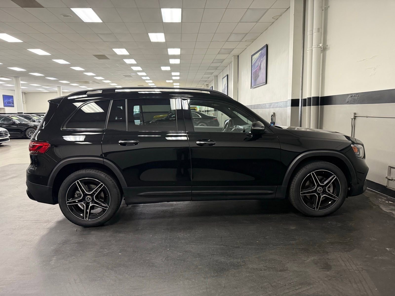 Used 2023 Mercedes-Benz GLB 250 4MATIC image 13