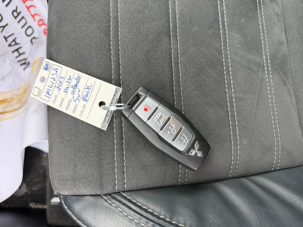 Used 2023 Mitsubishi Outlander SE AWD/4WD image 32