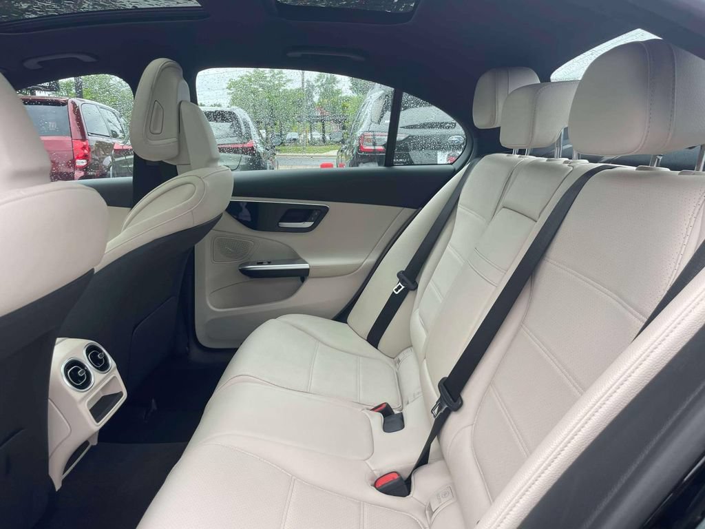 Used 2025 Mercedes-Benz C 300 4MATIC Sedan image 11