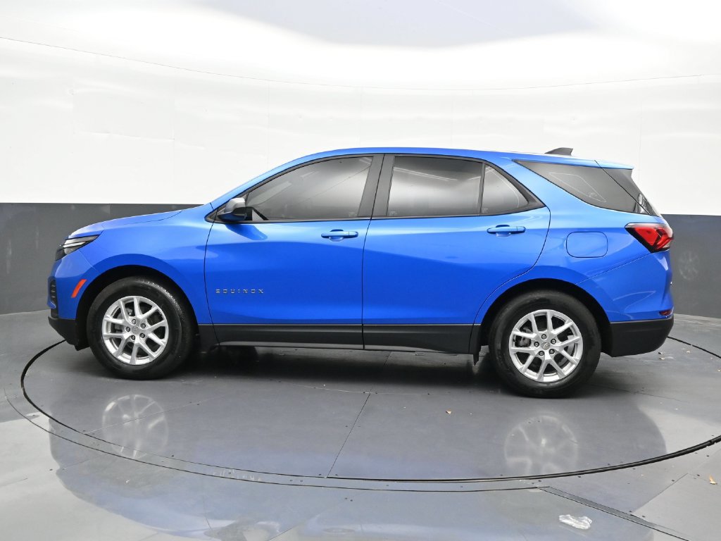 Used 2024 Chevrolet Equinox LS FWD image 2