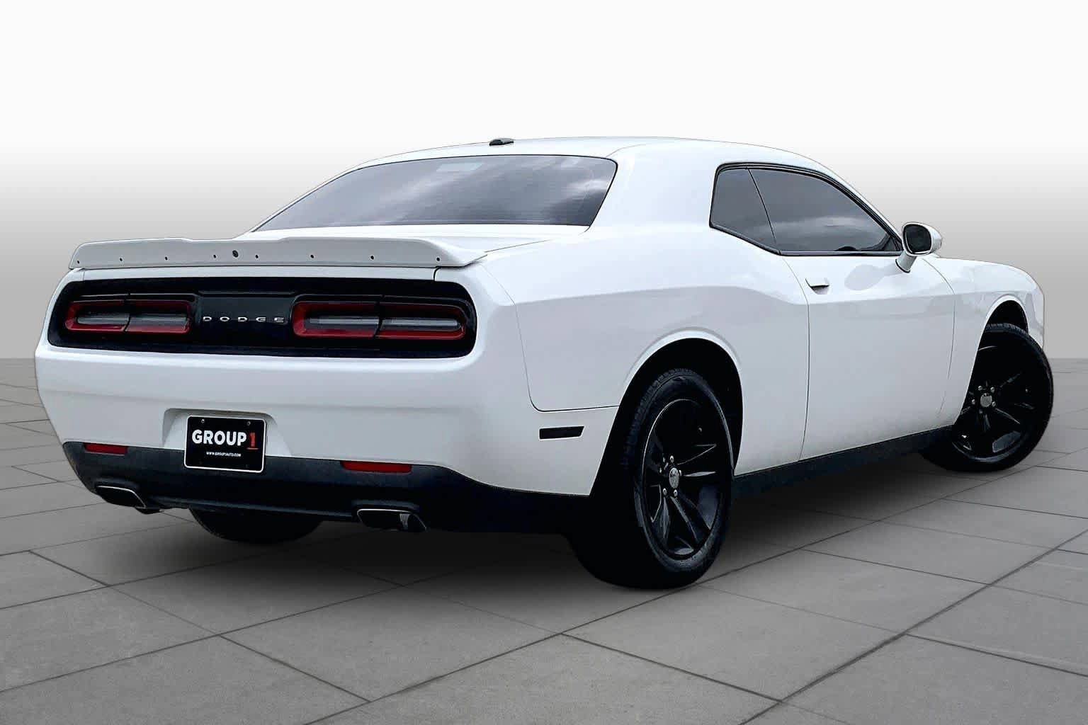 Used 2018 Dodge Challenger SXT RWD image 11