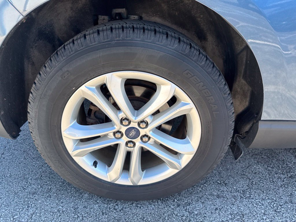 Used 2019 Ford Edge SEL w/ Equipment Group 201A AWD/4WD image 41
